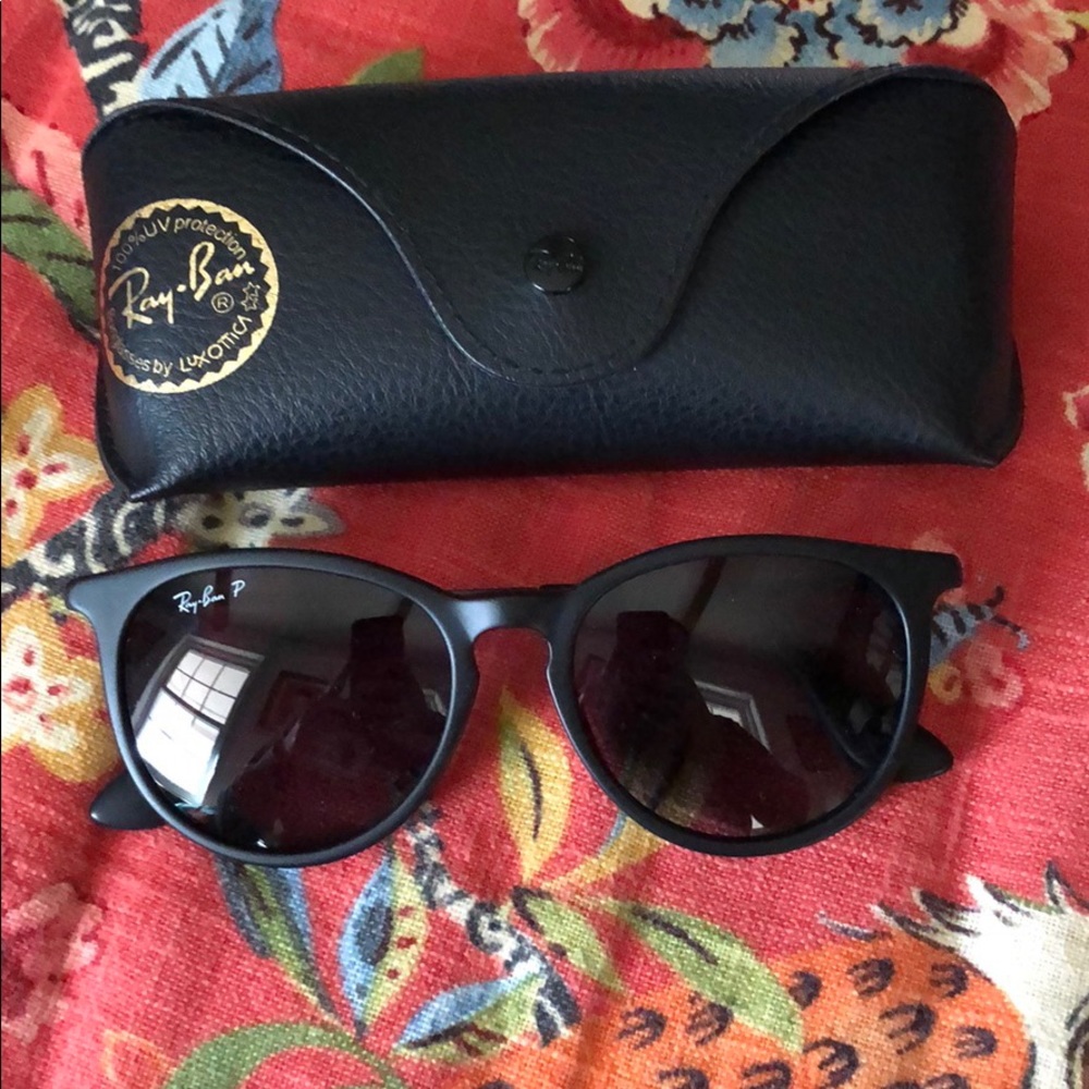 Ray-ban Erika matte black gradient polarizes lens